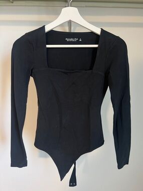 Abercrombie & Fitch Black Long-Sleeve Square-Neck Bodysuit with Snap Hem